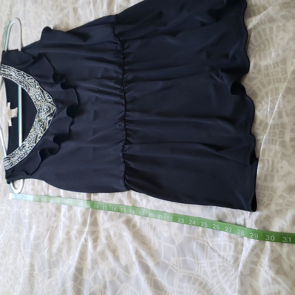 White House Black Market Sleeveless Metallic Embroidered V Neck Peplum Top - Picture 10 of 14